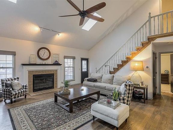 3rd image of 9026 W 121st Ter
