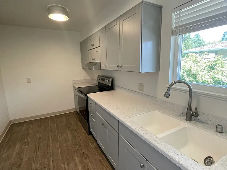 640 Moraga Rd — Photo 29
