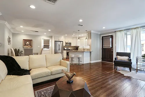 17 Central Dr Photo 1