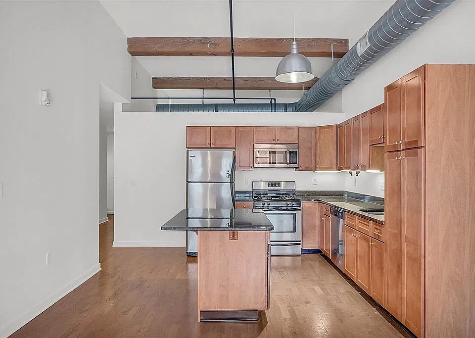 160 Fremont St #213