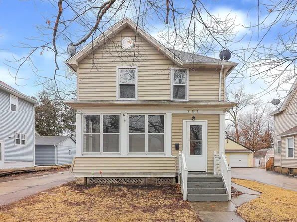 791 E Benton St, Aurora, IL 60505
