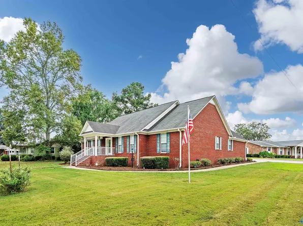 106 Hammons St, Athens, AL 35611