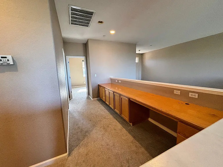 378 Roundhill Dr — Photo 18
