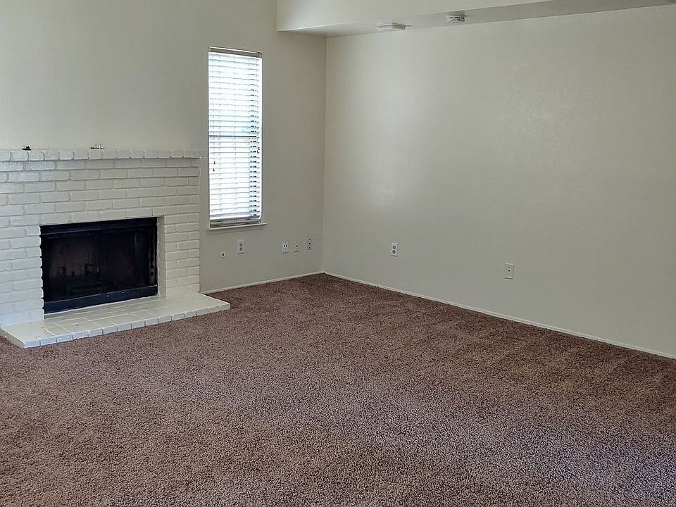2nd image of 7119 Hanover Cir