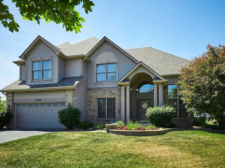 26300 W Chatham Dr — Photo 1