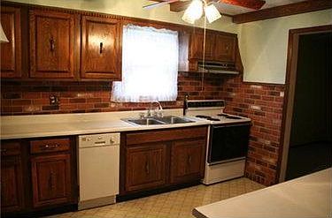 4th image of 616 S Walnut St
