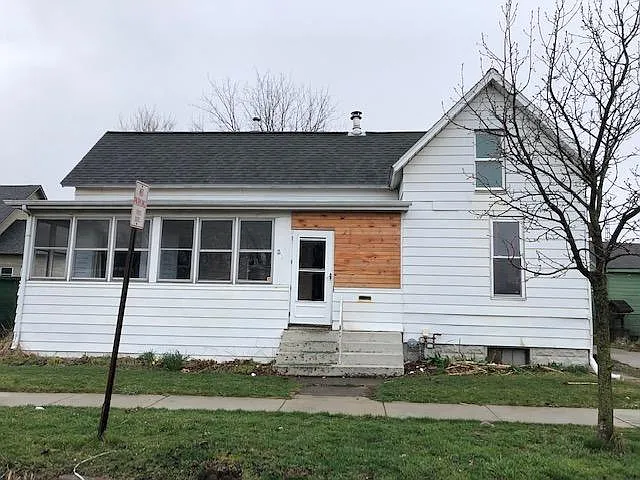 306 Heinz St photo 1