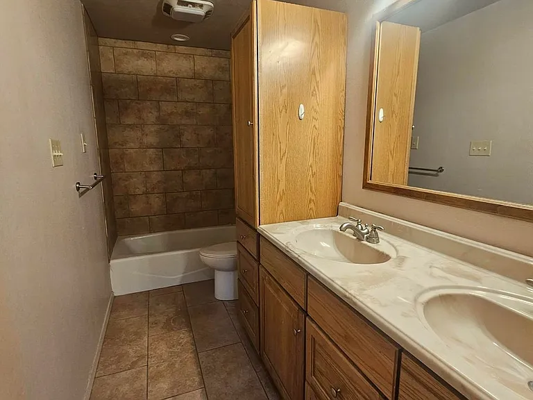 129 Tucker Cir — Photo 6
