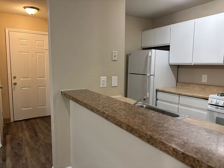 2340 Michael Ave SW — Photo 32