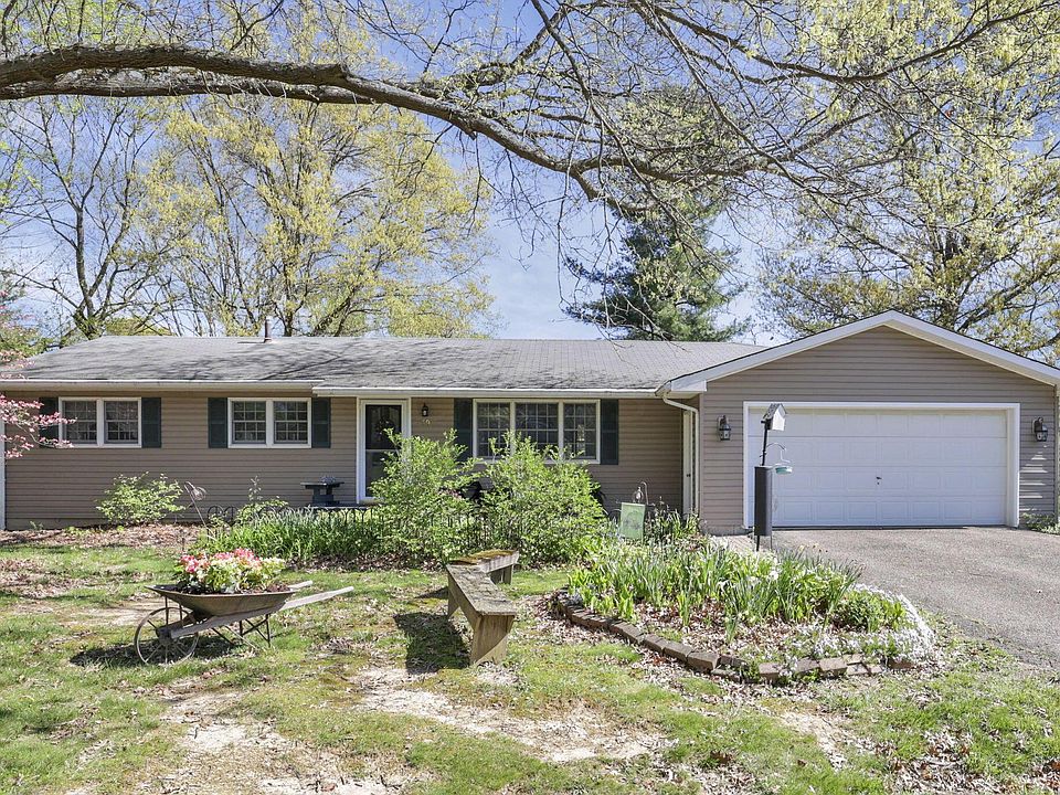 1st image of 39 Clover Ct