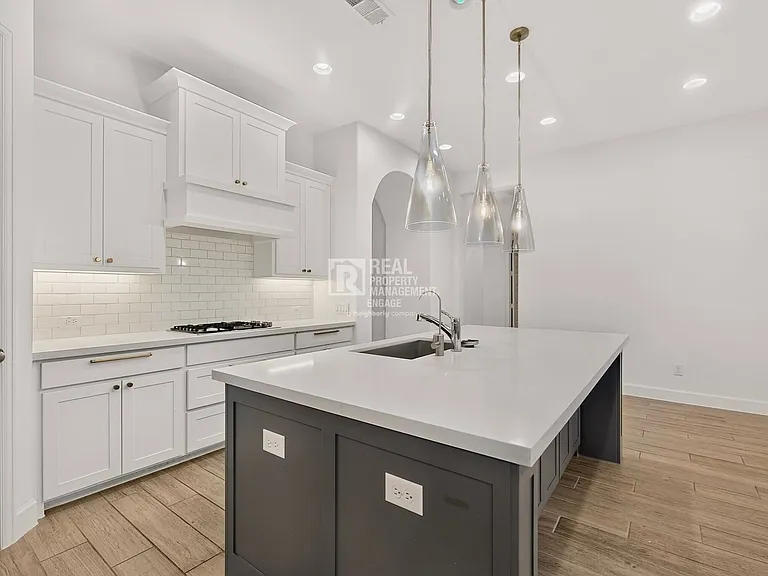 2933 Eccleston St — Photo 13