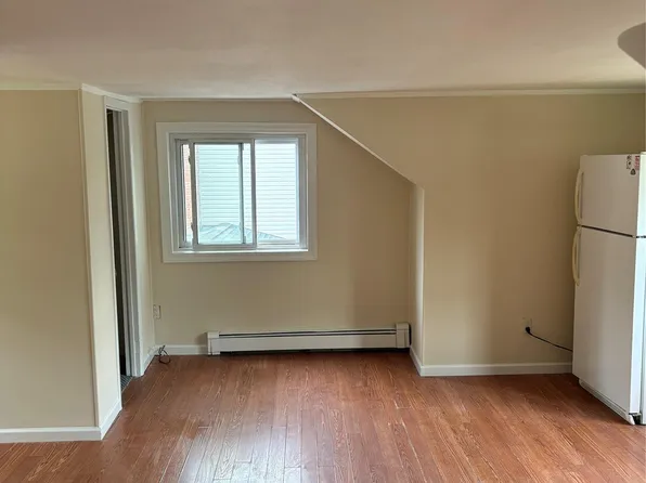 68 Winges Ave, Patchogue, NY 11772