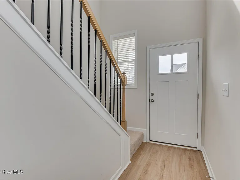 827 Justify Loop — Photo 8