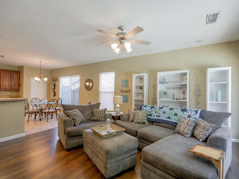 9509 Grasmeer Way — Photo 10