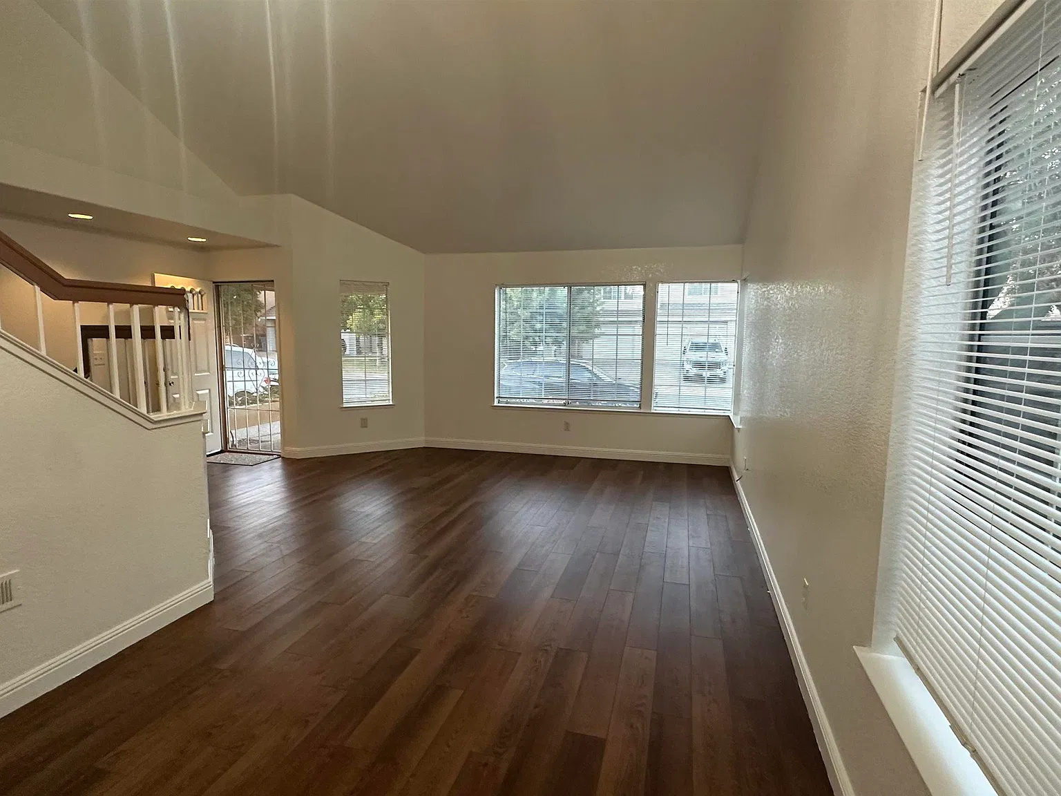 4 bed, 2.5 bath, 1813 sqft, $3,300 — Photo 3