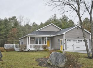 11 Jenni Ln, Steep Falls, ME 04085