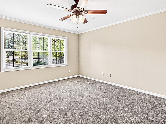 4th image of 716 Dixon Ave Unit A
