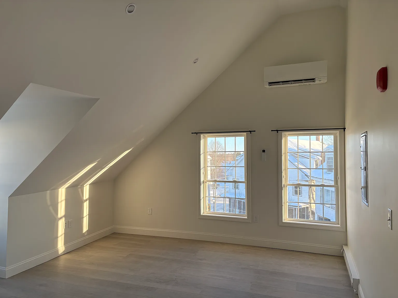 1 bed, 1.0 bath, $1,600 — Photo 1