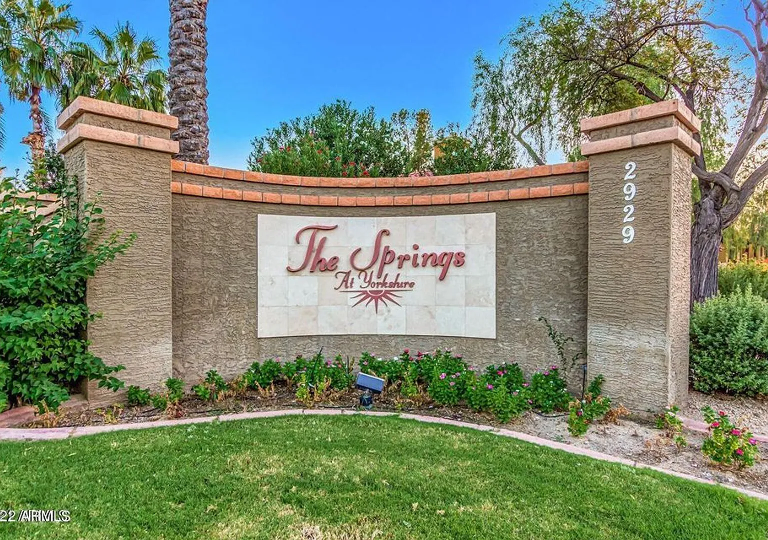 2 Bed 2 Bath Premium Luxury Condo with Pool — Photo 4