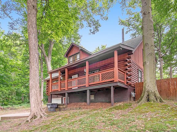 3rd image of 6224 Beachwood Ct