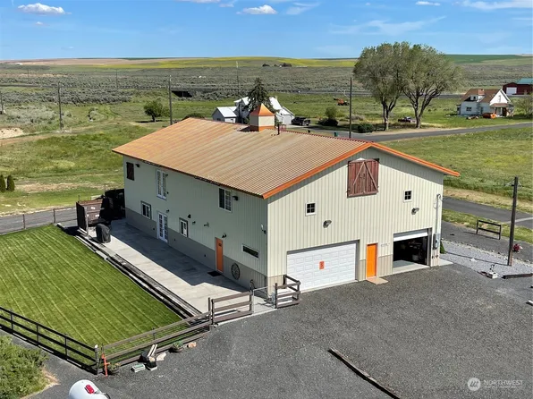 10 E Chestnut Street, Almira, WA 99103