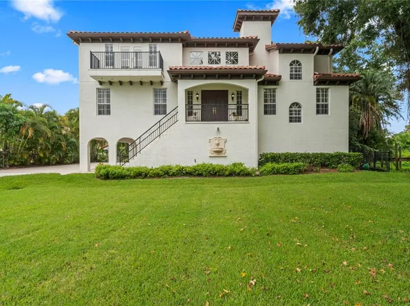 2914 N Shoreview Pl, Tampa, FL 33602