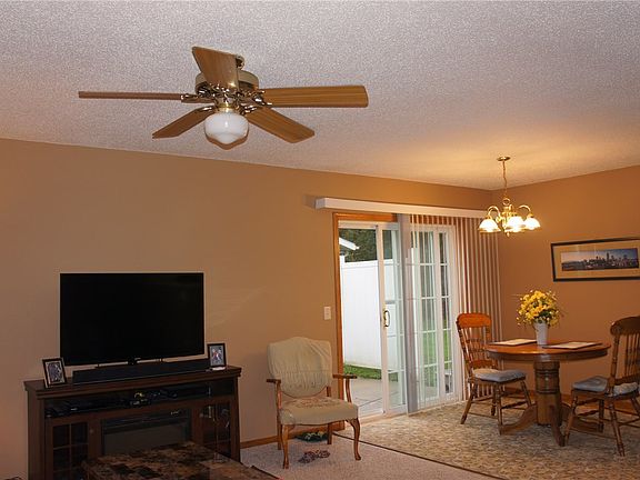 4th image of 409-407 Prairie Avenue #1 & 2