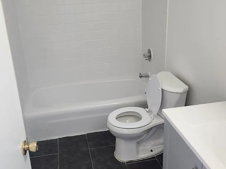 1026 S 33rd St #3 — Photo 8