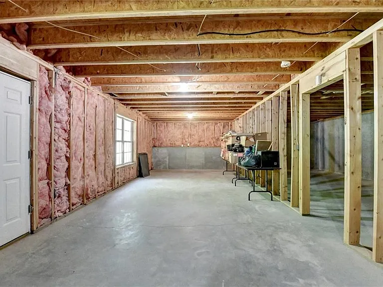 3380 McClure Woods Dr — Photo 42