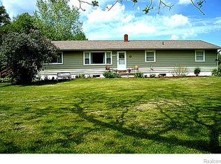 1847 N Hacker Rd, Howell, MI 48843