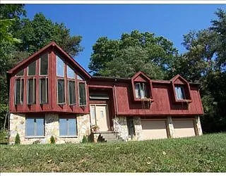 131 Skyview Dr photo 1