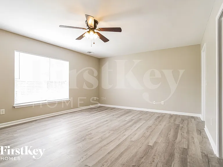 546 River View Dr — Photo 10