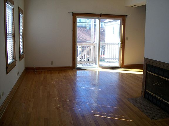 3rd image of 2614 N Wayne Ave APT 2R
