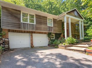 236 Old Town Rd, Setauket, NY 11733