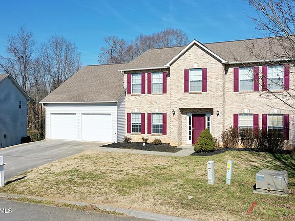 2nd image of 714 Fox Landing Ln