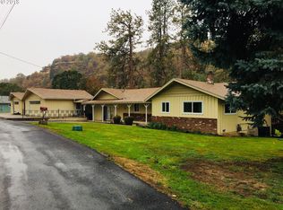 390 River Bend Rd, Roseburg, OR 97471