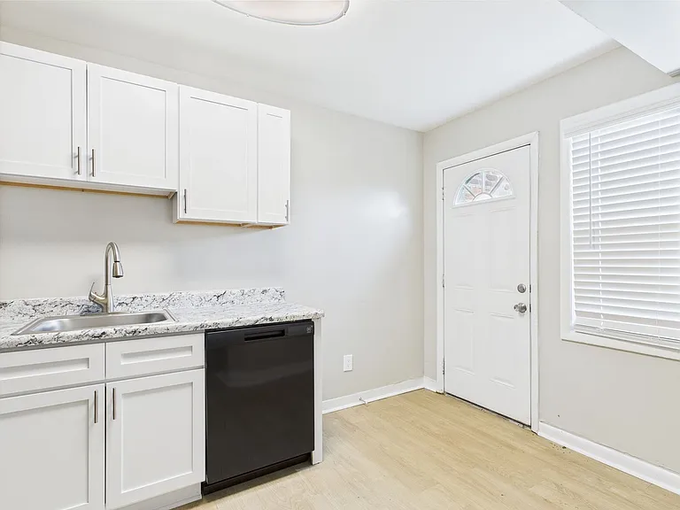10 W 27th St — Photo 28
