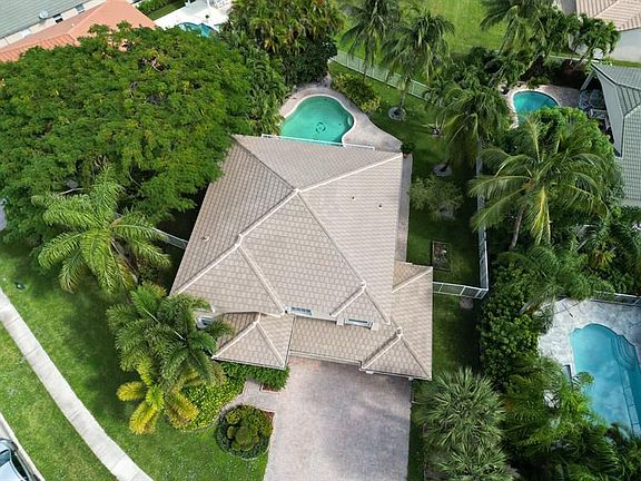 2nd image of 4149 Bahia Isle Cir