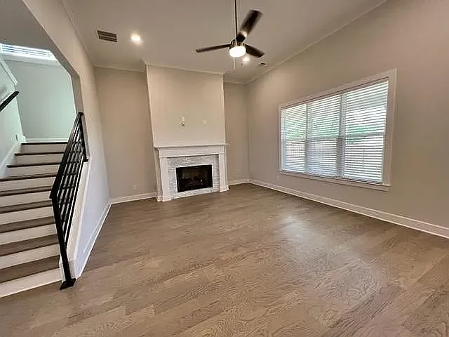 5 bed, 3363 sqft, $3,499 — Photo 3