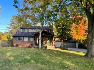 3816 Anoka Dr, Waterford, MI 48329