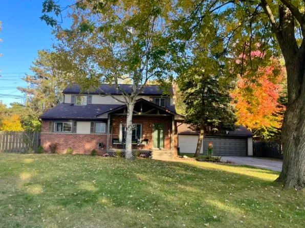 3816 Anoka Dr, Waterford, MI 48329