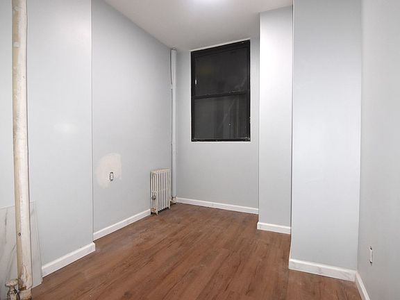 4th image of 209 Bedford Ave #2G