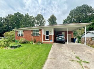 102 Prestonwood St, Harrison, AR 72601