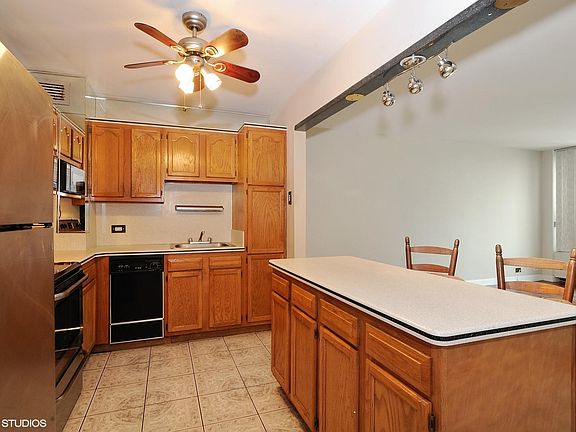 4th image of 3600 N Lake Shore Dr APT 508