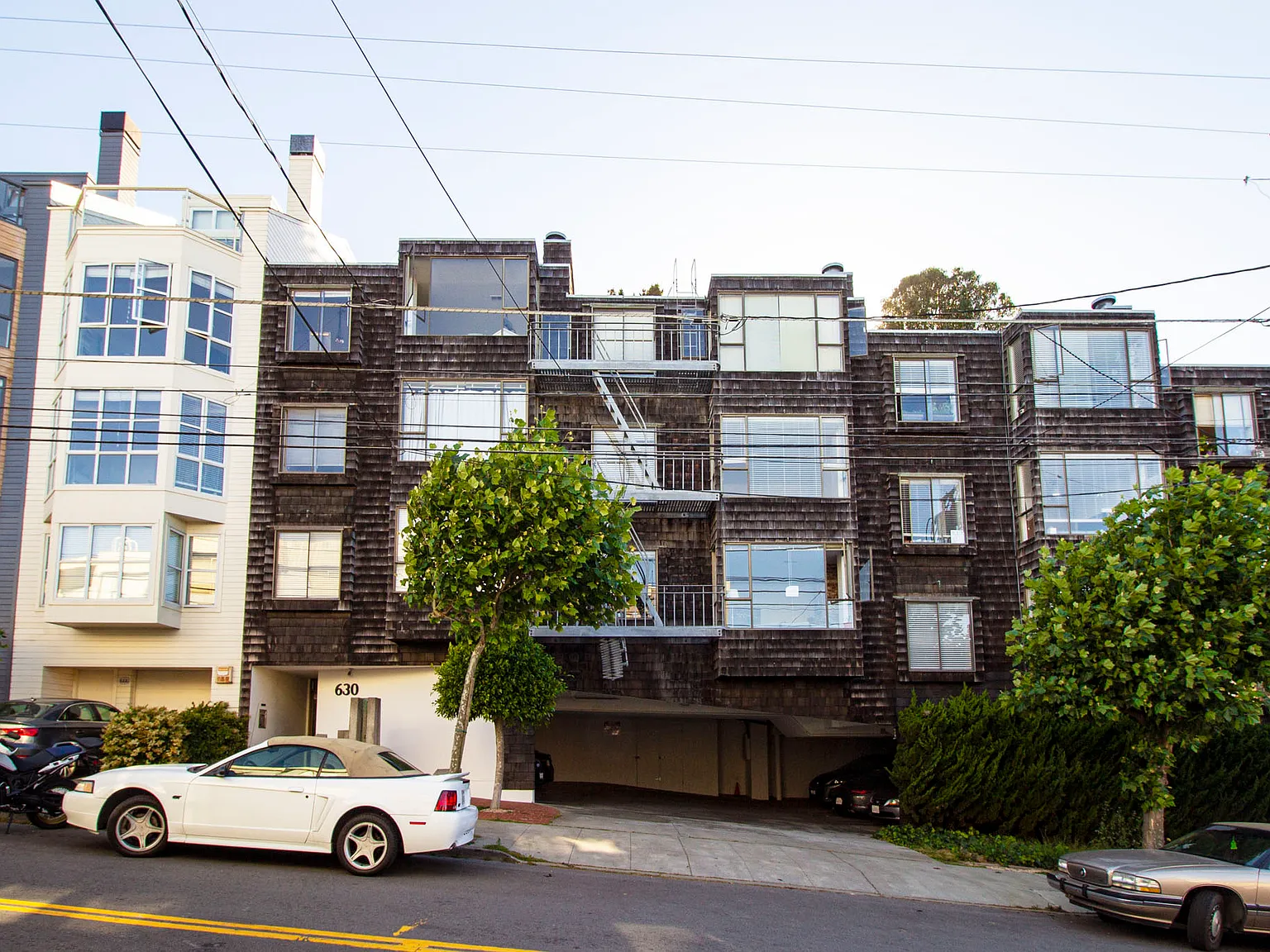 630 Grand View — Photo 2