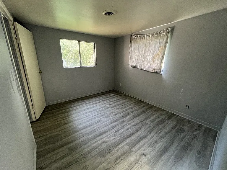 2408 Perkins Ave — Photo 3