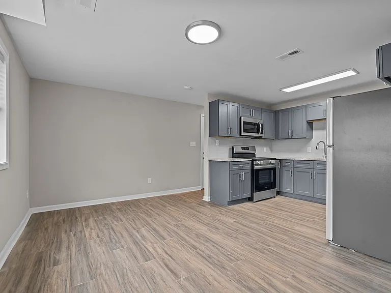 Liberty Point Apartments — Photo 46