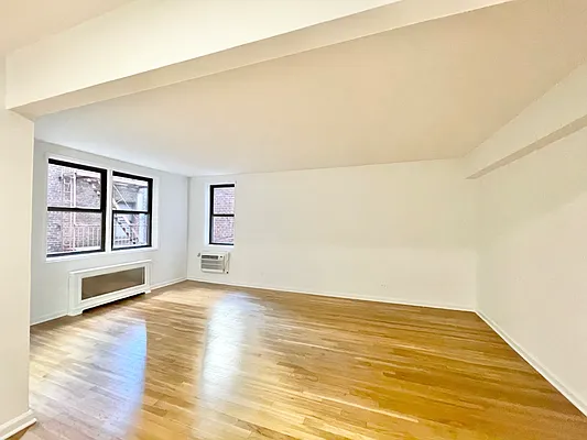 Rented by Oxford Property Group | media 11