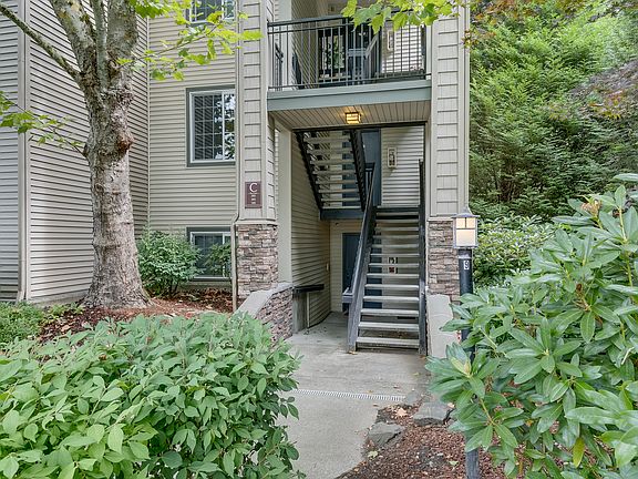 2nd image of 25025 SE Klahanie Blvd #205