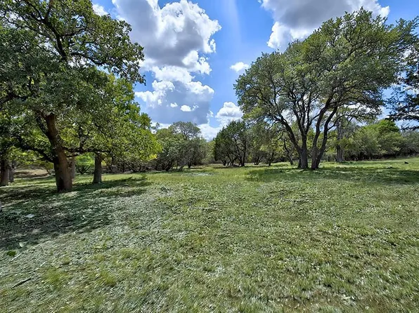 118 S Vaquero Dr, Blanco, TX 78606